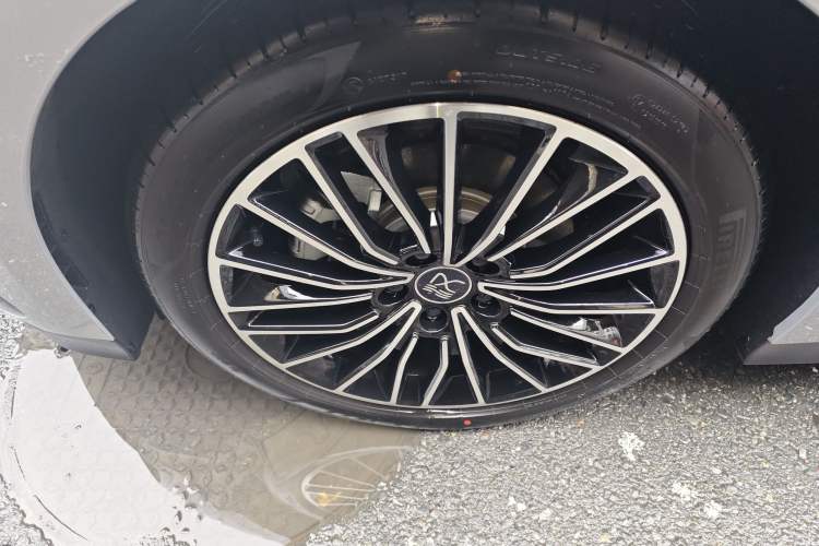 Used BYD Han 2025 DM-i Intelligent Driving Edition 125KM LiDAR Flagship Model
