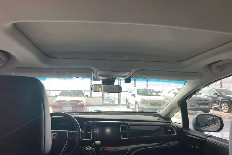 Used Honda Elysion 2019 2.0L Hybrid Luxury Edition
