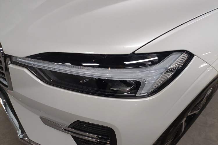 Used Volvo XC60 2026 B5 4x4 Smart Luxury Edition
