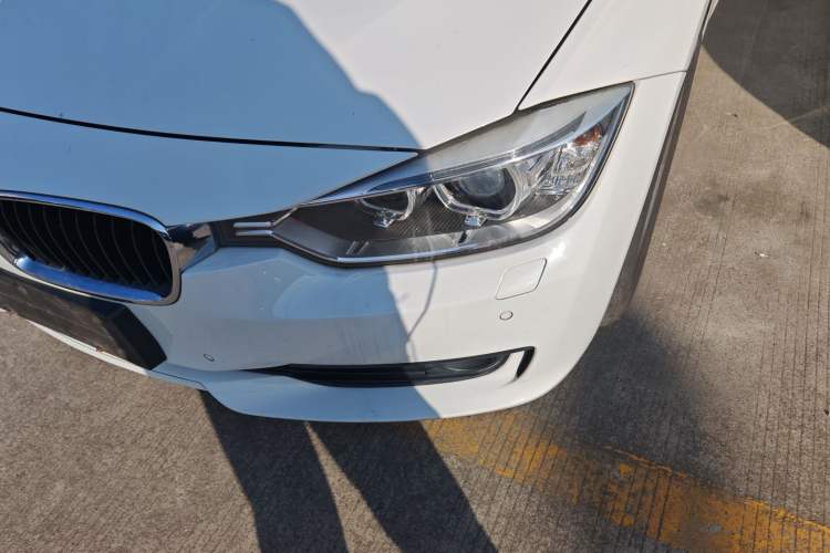 Used BMW 3 Series 2015 320i Luxury Line Stylish Edition