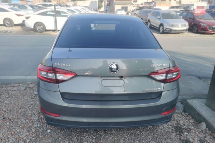 Used Skoda Octavia 2018 1.6L Automatic Comfort Edition
