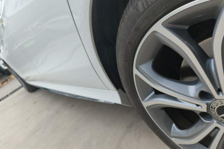 Used Mercedes-Benz E-Class 2021 E 300 L Sporty and Stylish Model
