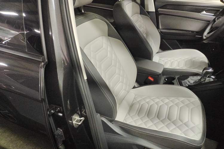 Used Volkswagen Tayron 2024 330TSI Two-Wheel Drive Luxury Plus Advanced Version
