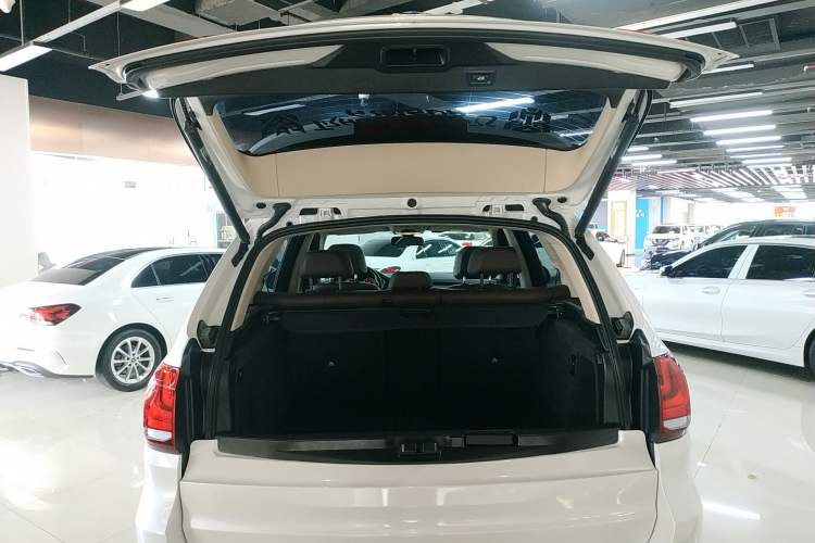 Used BMW X5 2018 xDrive28i
