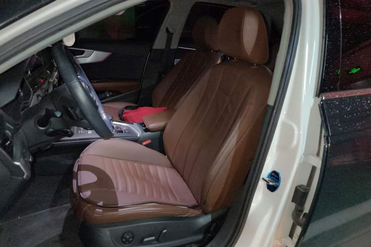 Used Audi A4L 2018 30th Anniversary Edition 40 TFSI Fashion Model
