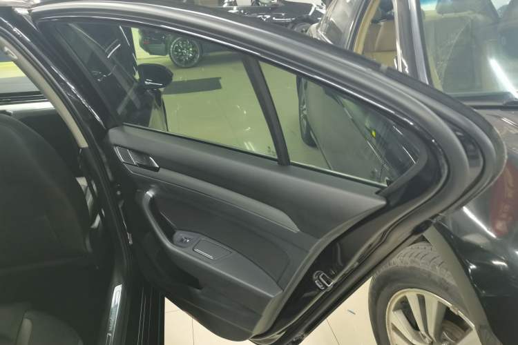 Used Volkswagen Magotan 2018 330TSI DSG Advanced Model
