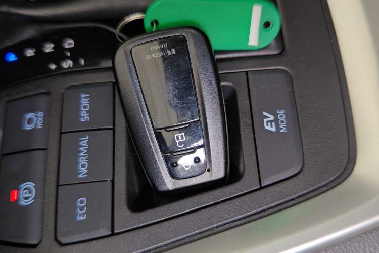 Used Toyota RAV4 2020 Dual-Engine 2.5L E-CVT Two-Wheel Drive Elite Edition