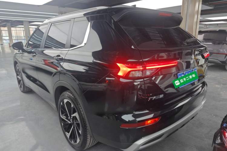 Used Mitsubishi Outlander 2023 1.5T CVT Four-Wheel Drive Prestige Edition 7 Seats