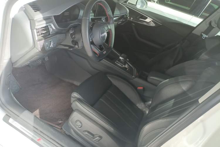 Used Audi A4L 2020 40 TFSI quattro Luxury Dynamic Model
