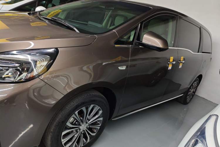 Used Buick GL8 2023 Land Executive Class 652T Luxury Model
