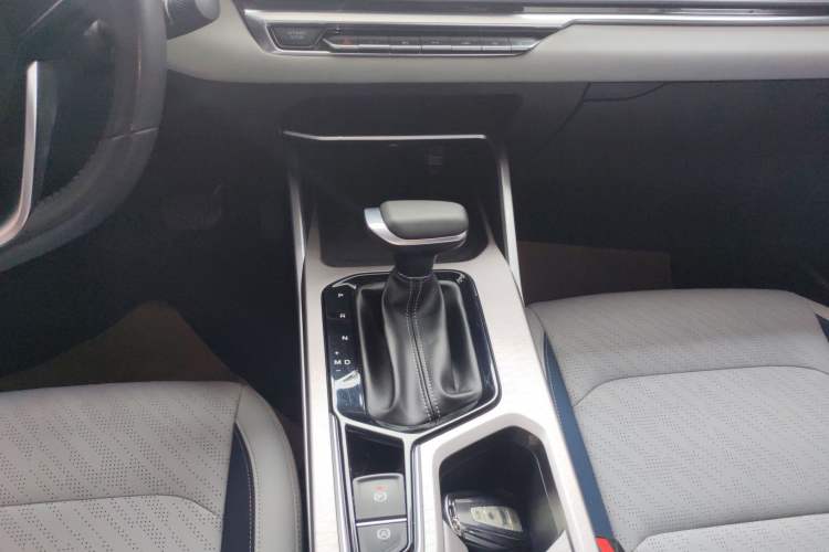 Used Geely Auto Emgrand 2022 4th Generation 1.5L CVT Flagship Model
