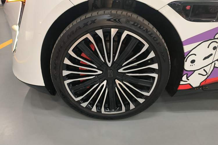 Used  12 2025 Ultra Extended-Range Edition
