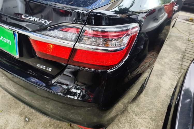 Used Toyota Camry 2015 2.0G Premier Edition
