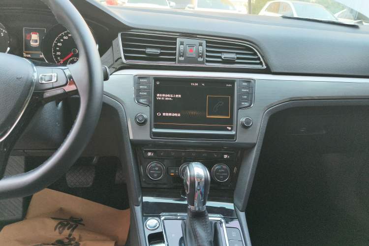 Used Volkswagen Lamando 2017 280TSI DSG Luxury Edition
