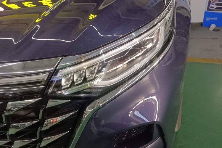 Used Roewe iMAX8 2023 400TGI Comfort Edition