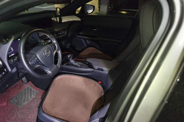 Used Lexus UX 2020 260h Explore-Cool Edition