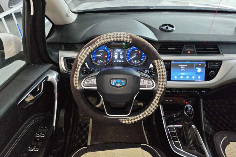 Used Geely Auto Vision X3 2019 Upgraded Model 1.5L CVT Elite Version
