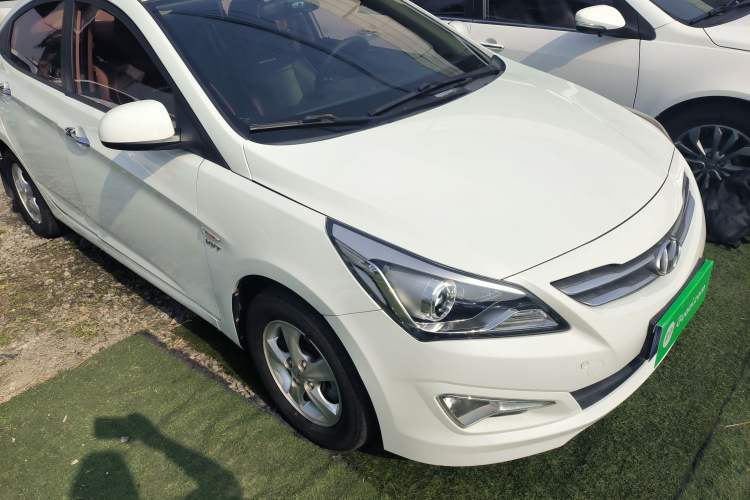 Used Hyundai Verna (older generation) 2014 1.4L Automatic Leading-Edge GLX