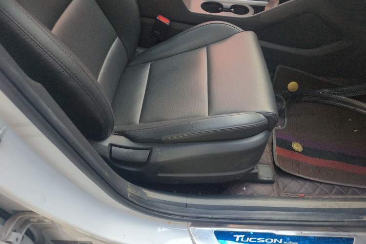 Used Hyundai Tucson 2018 1.6T Dual-Clutch Two-Wheel Drive 15th Anniversary Special Edition