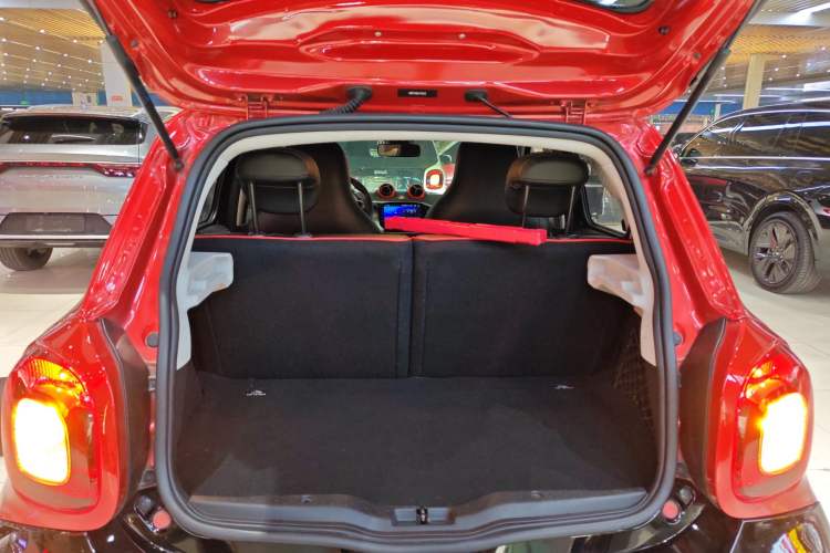 Used  forfour 2016 1.0L 52 kW Passion Edition
