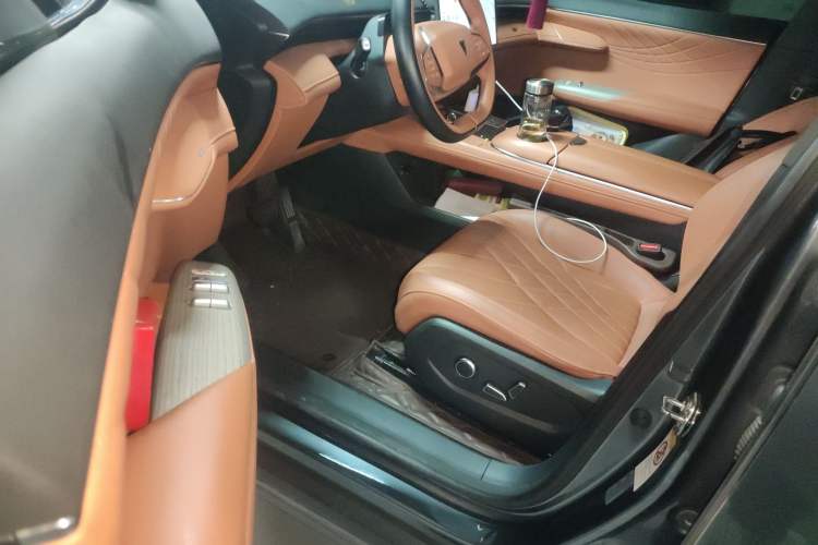 Used  S07 2023 200Max Range-Extended Version
