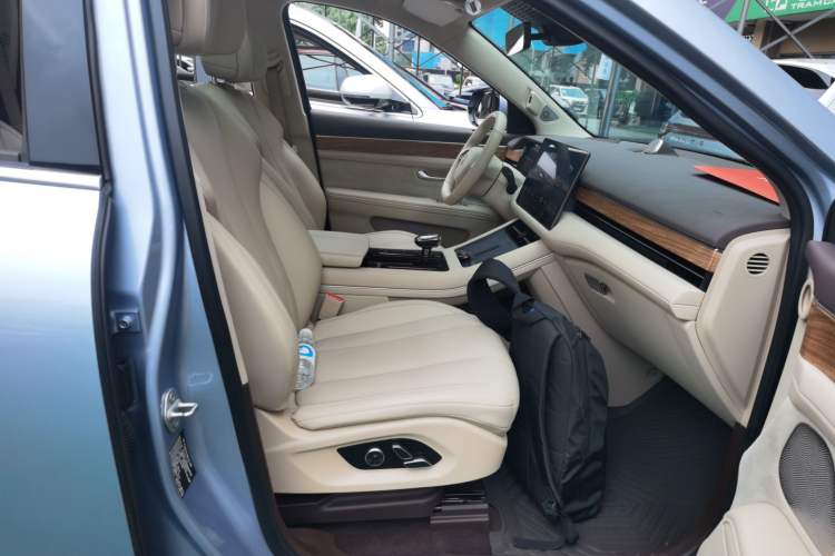 Used Hima AITO M7 2024 1.5T Rear-Drive Plus Version 6 Seats
