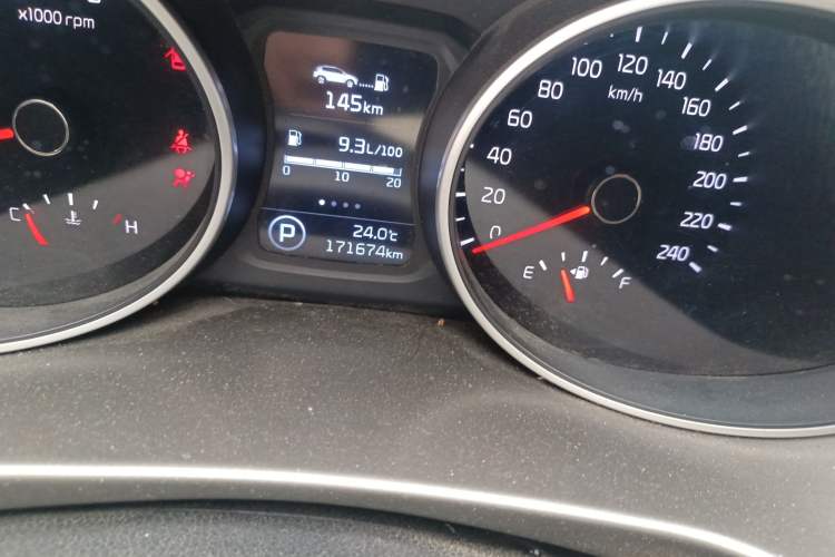 Used Kia Sportage R 2015 2.0L Automatic Two-Wheel Drive DLX Model
