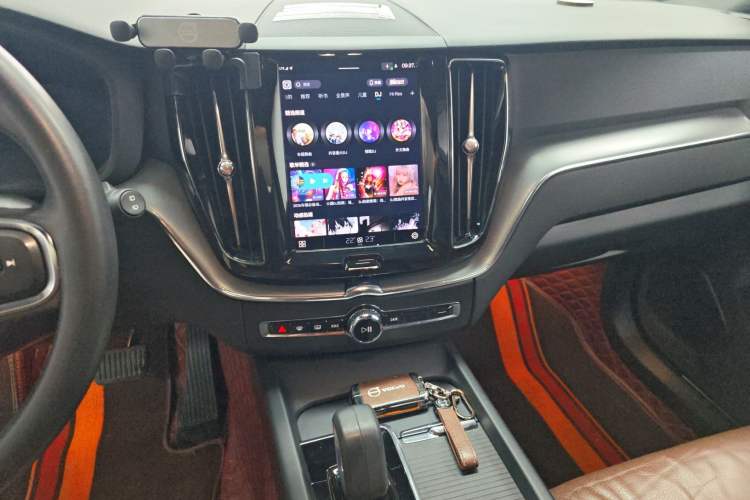 Used Volvo XC60 2022 B5 4x4 Zhiyi Luxury Edition