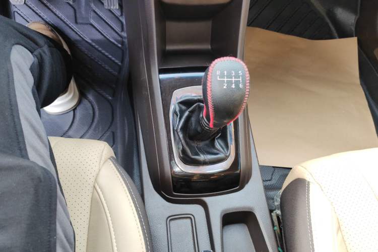 Used Baojun 310W 2017 1.5L Manual Luxury Model China V Standard
