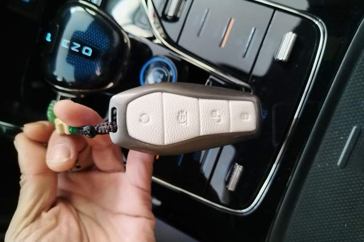 Used BYD Han 2024 EV Glory Edition 605KM Front-Wheel-Drive Premium Model
