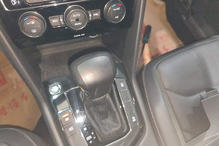 Used Volkswagen Tiguan L 2018 330TSI Automatic Two-Wheel Drive Luxury Edition