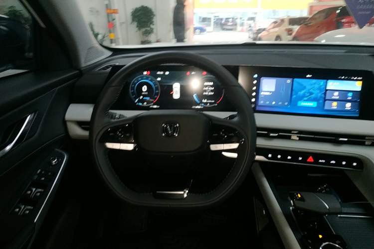 Used Changan CS75 PLUS 2024 3rd Generation Champion Edition 1.5T Intelligent Drive Dynamic Model
