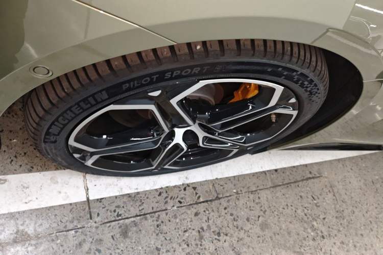 Used  SU7 2024 Four-Wheel Drive Ultra-Long Range Advanced Intelligent Driving Max Edition
