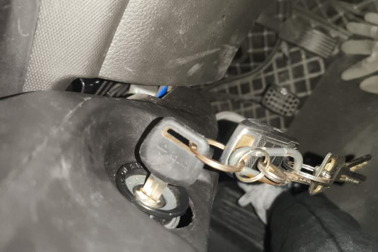 Used Wuling Rongguang 2014 1.2L S Base Model
