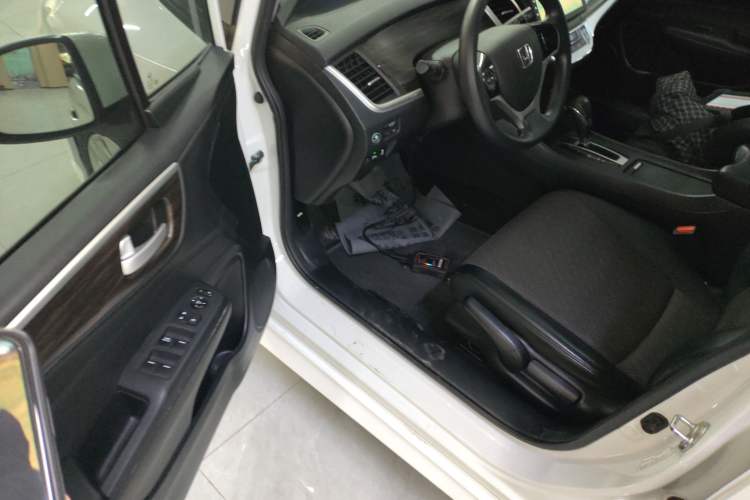 Used Honda Jade 2017 1.8L automatic Comfort version 5 seats
