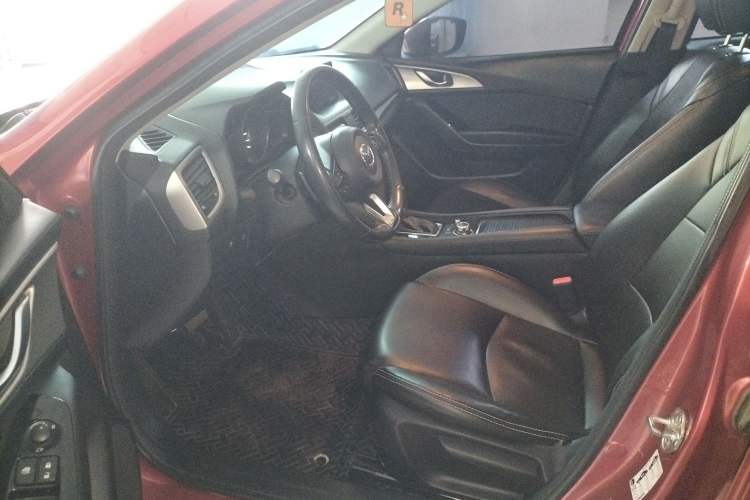 Used Mazda Mazda 3 Axela 2017 Hatchback 2.0L Automatic Luxury Model Emission Standard China V
