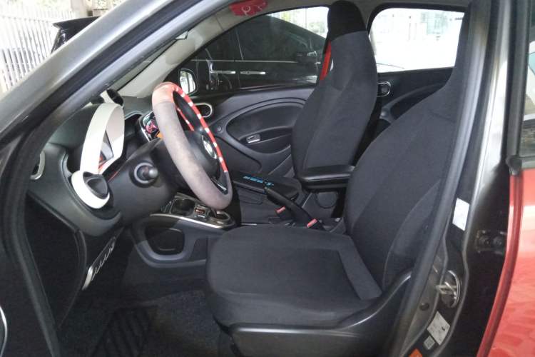 Used  forfour 2016 1.0L 52 kW Dynamic Edition
