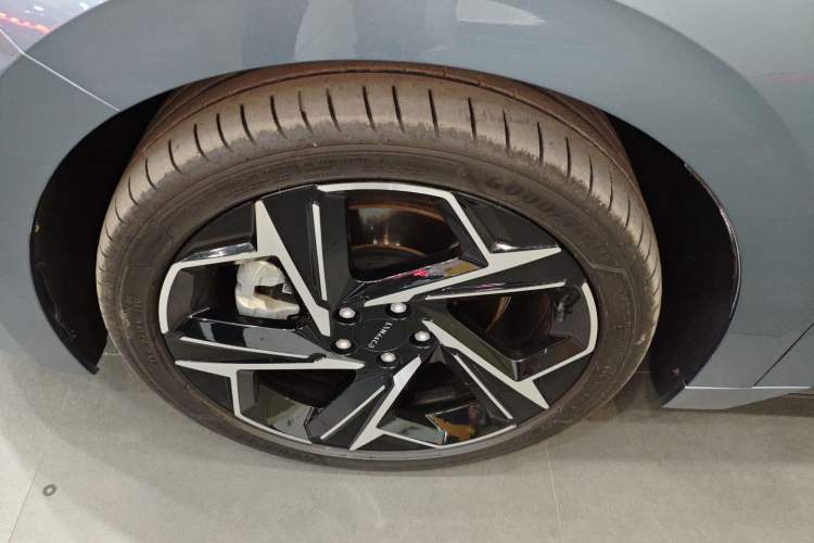 Used Lynk & Co 07 2024 EM-P 126 Long-Range Ultra