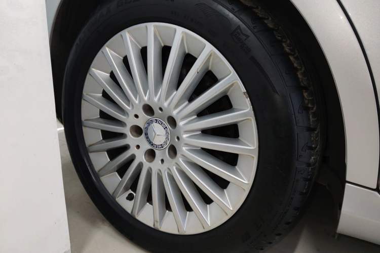 Used Mercedes-Benz C-Class 2015 Facelift C 200 L
