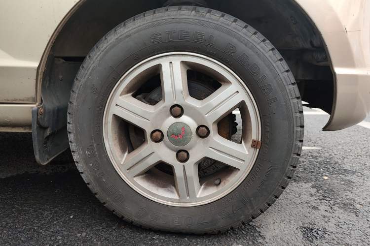 Used Wuling Rongguang 2014 1.5L S Standard Version
