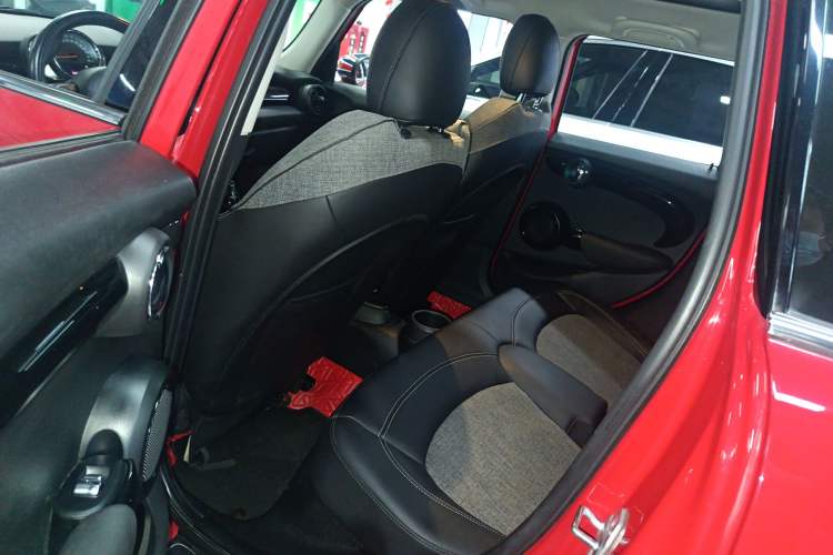 Used  MINI 2019 1.5T COOPER Classic Edition Five-Door Version
