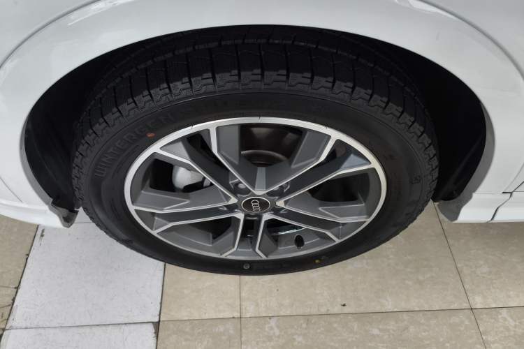 Used Audi Q3 2024 40 TFSI Fashion Dynamic Model