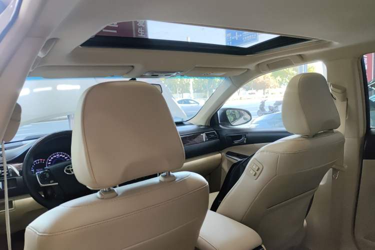 Used Toyota Camry 2015 2.0G Premier Edition
