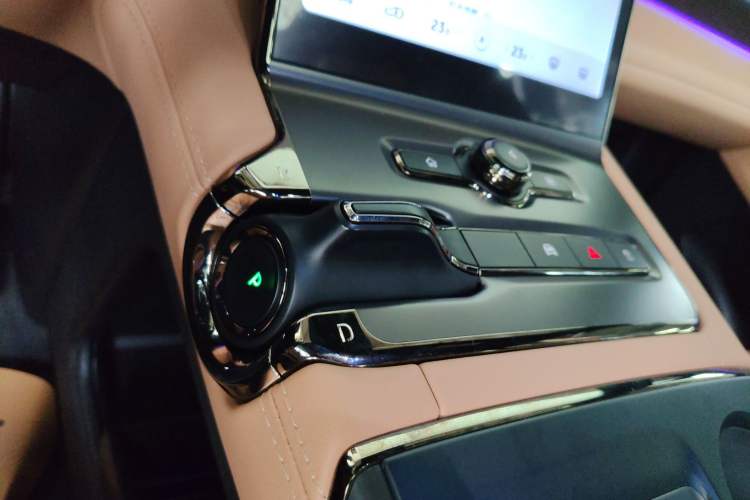 TDK.VehicleDetails.img