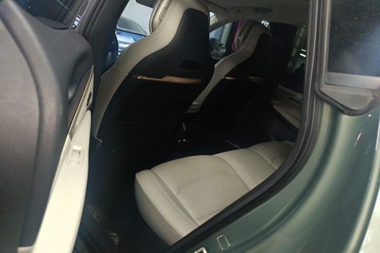 Used Lynk & Co 08 EM-P 2023 220km All-Wheel-Drive Performance Halo
