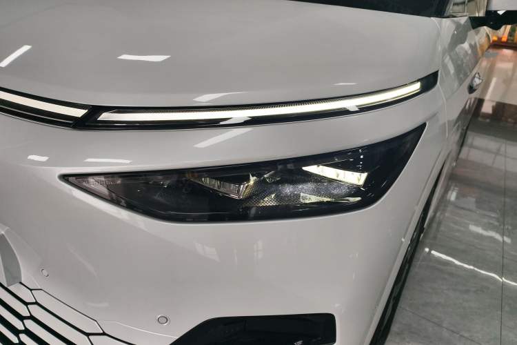 Used XPeng X9 2024 640 All-Wheel Drive High-Performance Max
