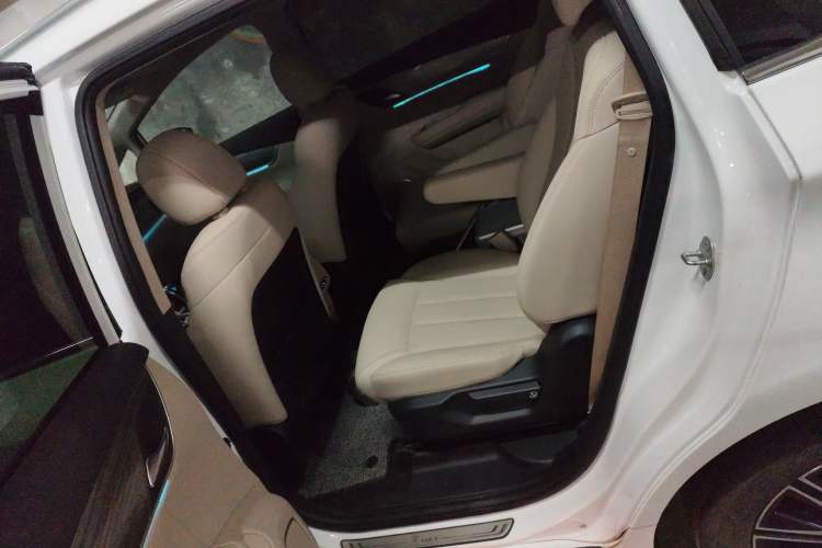 Used BYD Song MAX New Energy 2019 DM 1.5T Smart Connect Zhiyao Model 6 Seats China VI Standard
