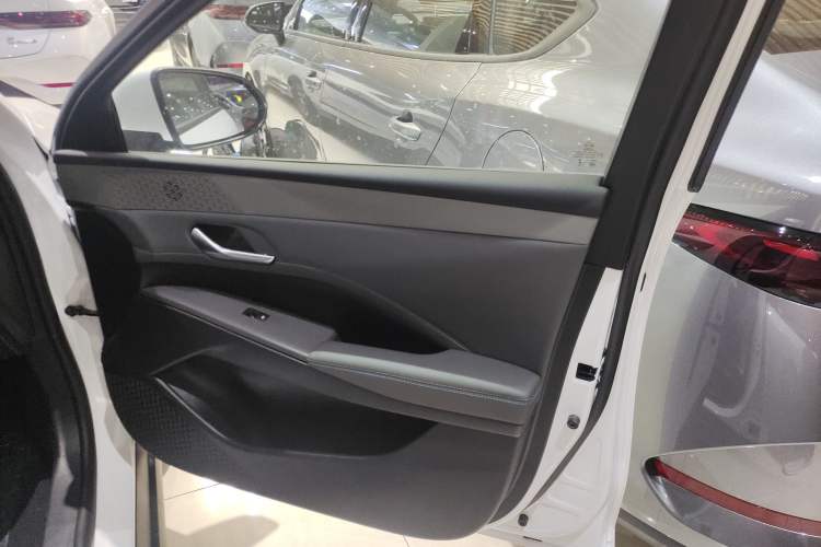 Used BYD Qin PLUS 2025 DM-i Smart Drive 55KM Leading Model
