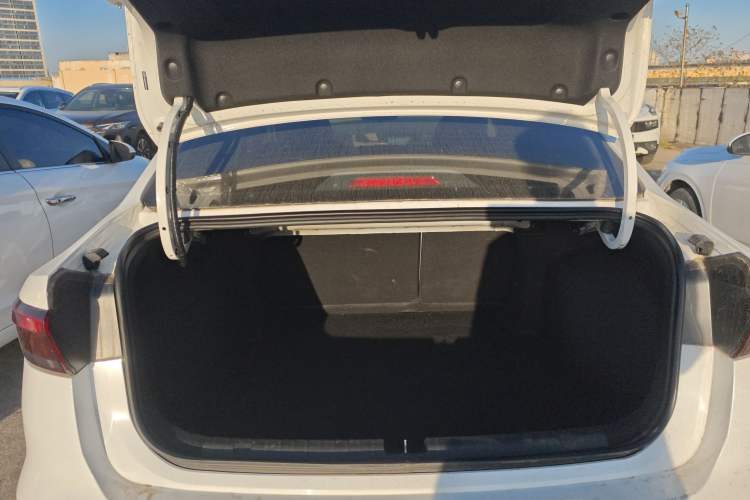 Used Geely Auto Emgrand 2022 4th Generation 1.5L CVT Flagship Model
