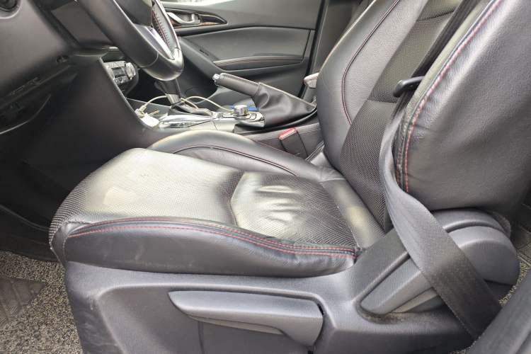 Used Mazda Mazda 3 Axela 2014 Hatchback 2.0L Automatic Flagship Model
